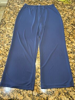 Avenue Navy Wide-Leg Trousers FREE